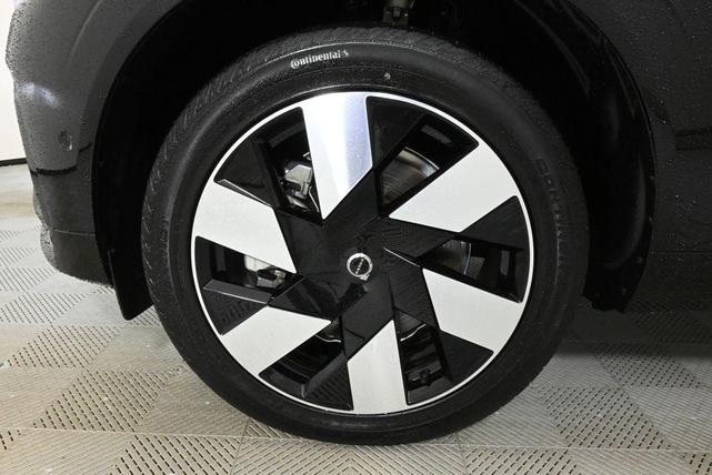 Photo of 2025 Onyx Black Volvo XC60 Plug-In Hybrid