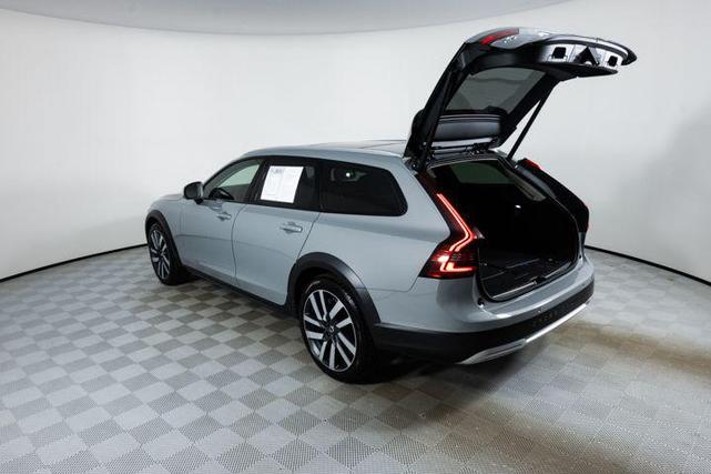 Photo of 2025 Vapour Grey Metallic Volvo V90 Cross Country