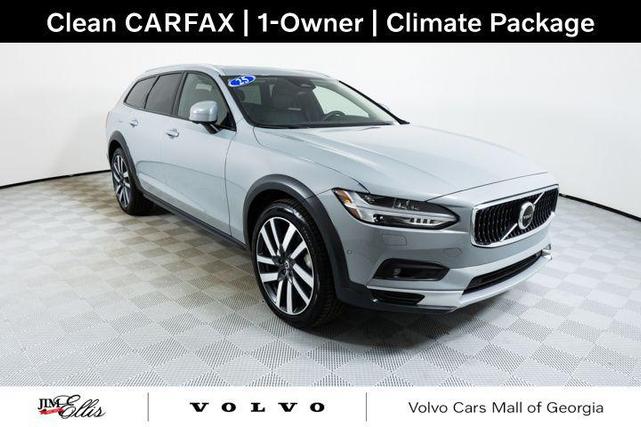 Photo of 2025 Vapour Grey Metallic Volvo V90 Cross Country