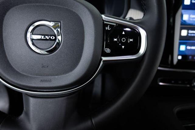 Photo of 2025 Vapour Grey Metallic Volvo V90 Cross Country
