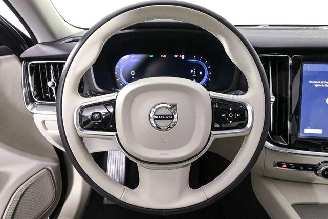 Photo of 2025 Onyx Black Metallic Volvo S60