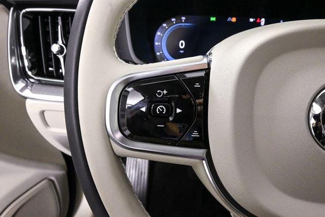 Photo of 2025 Onyx Black Metallic Volvo S60