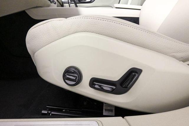Photo of 2025 Onyx Black Metallic Volvo S60