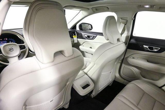 Photo of 2025 Onyx Black Metallic Volvo S60