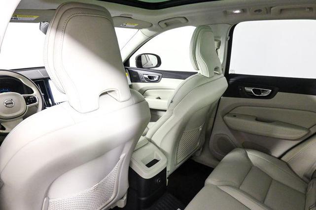 Photo of 2025 Onyx Black Volvo XC60 Plug-In Hybrid