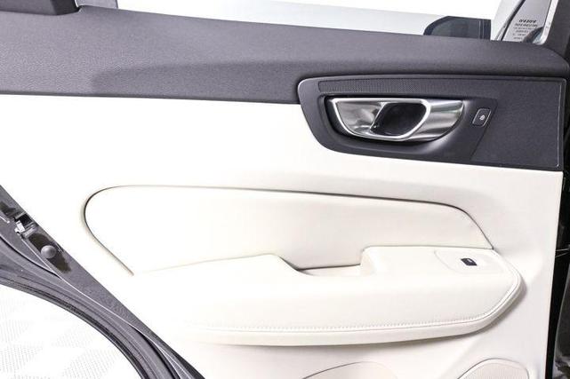 Photo of 2025 Onyx Black Volvo XC60 Plug-In Hybrid