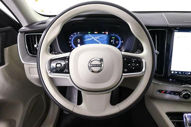 Photo of 2025 Onyx Black Volvo XC60 Plug-In Hybrid