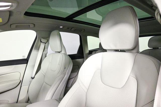 Photo of 2025 Onyx Black Volvo XC60 Plug-In Hybrid