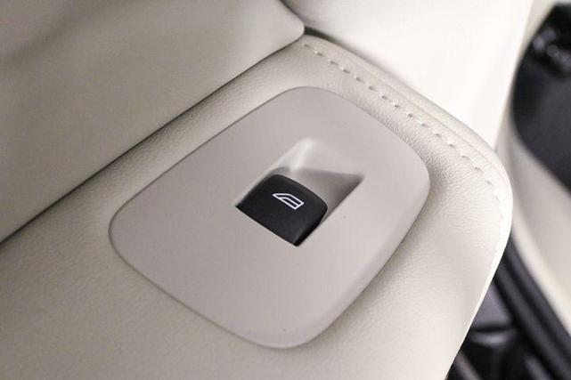 Photo of 2025 Onyx Black Volvo XC60 Plug-In Hybrid