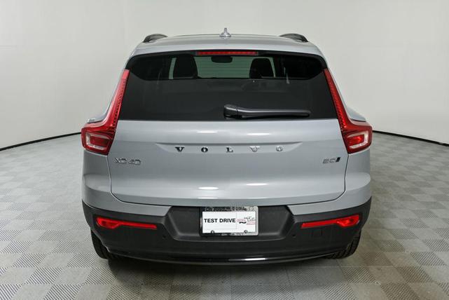 Photo of 2026 Grey Volvo XC40