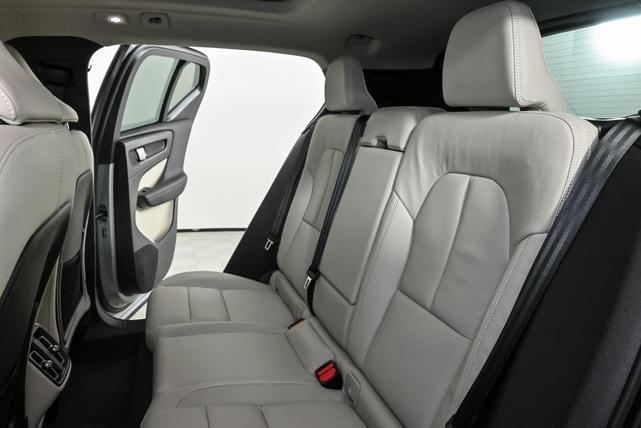 Photo of 2026 Grey Volvo XC40