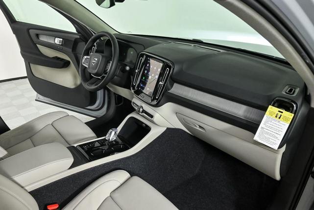 Photo of 2026 Grey Volvo XC40