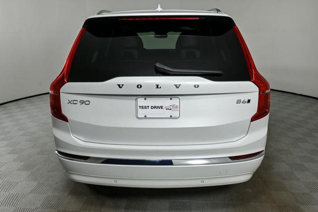 Photo of 2025 Crystal White Metallic Volvo XC90