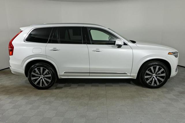 Photo of 2025 Crystal White Metallic Volvo XC90