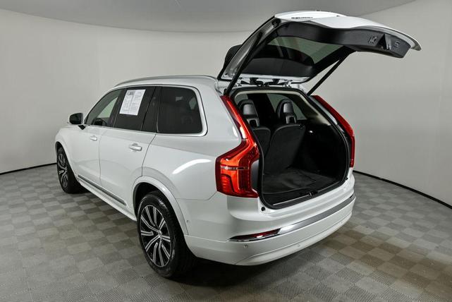 Photo of 2025 Crystal White Metallic Volvo XC90