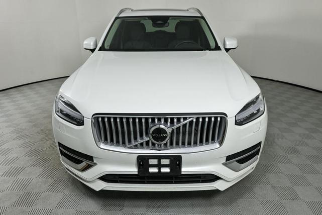 Photo of 2025 Crystal White Metallic Volvo XC90