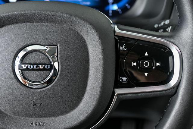 Photo of 2025 Crystal White Metallic Volvo XC90