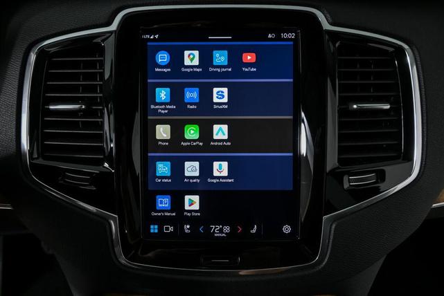Photo of 2025 Crystal White Metallic Volvo XC90