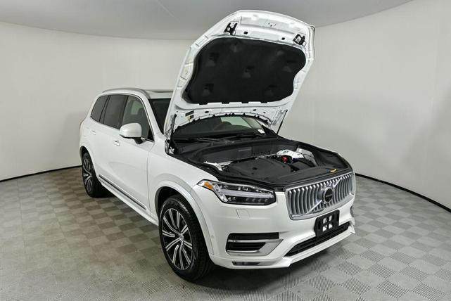 Photo of 2025 Crystal White Metallic Volvo XC90