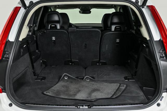 Photo of 2025 Crystal White Metallic Volvo XC90
