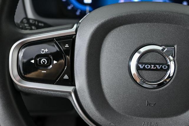 Photo of 2025 Crystal White Metallic Volvo XC90