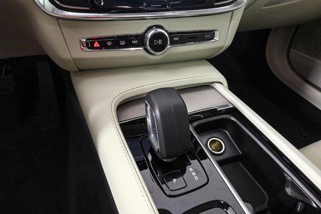 Photo of 2025 Denim Blue Volvo V90 Cross Country