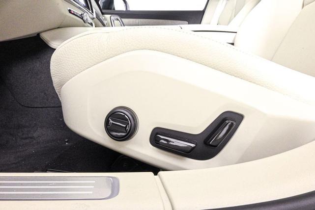 Photo of 2025 Denim Blue Volvo V90 Cross Country
