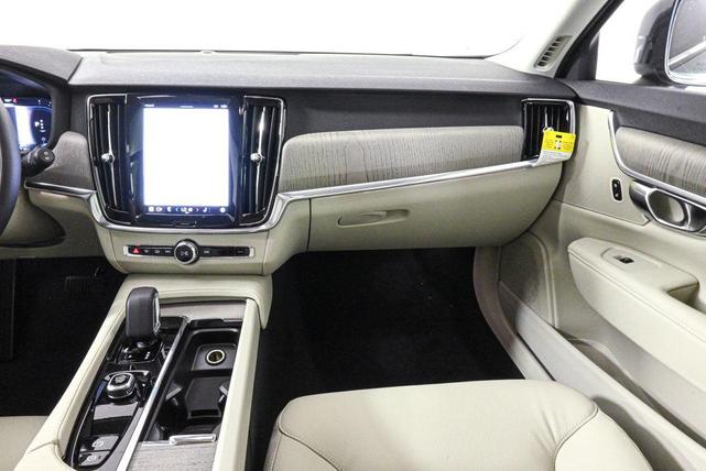 Photo of 2025 Denim Blue Volvo V90 Cross Country