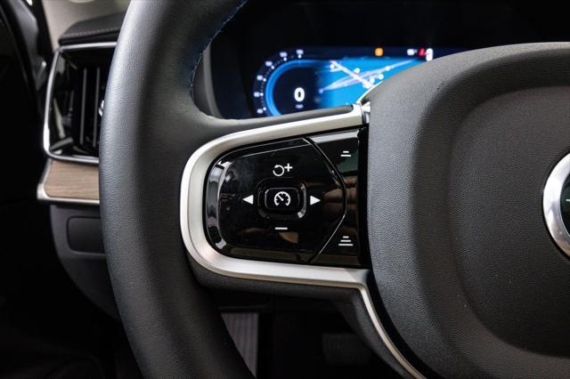 Photo of 2025 Vapour Grey Metallic Volvo XC90 Plug-In Hybrid