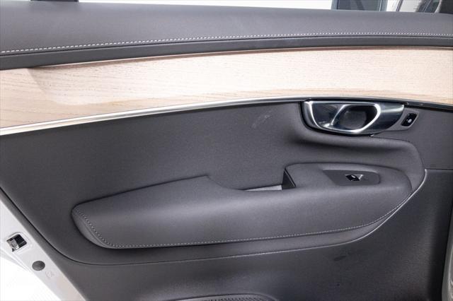 Photo of 2025 Vapour Grey Metallic Volvo XC90 Plug-In Hybrid
