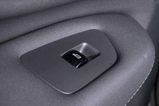 Photo of 2025 Vapour Grey Metallic Volvo XC90 Plug-In Hybrid