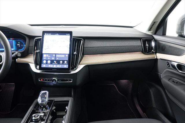 Photo of 2025 Vapour Grey Metallic Volvo XC90 Plug-In Hybrid