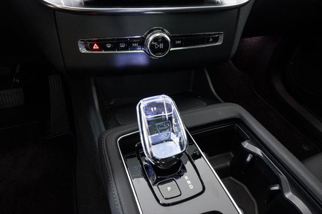 Photo of 2025 Vapour Grey Metallic Volvo XC90 Plug-In Hybrid