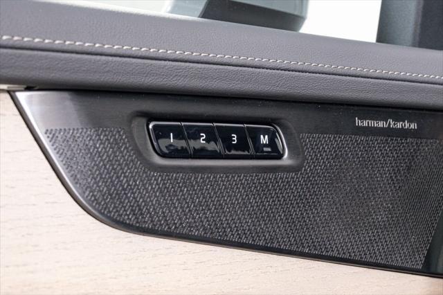 Photo of 2025 Vapour Grey Metallic Volvo XC90 Plug-In Hybrid