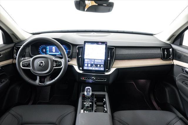 Photo of 2025 Vapour Grey Metallic Volvo XC90 Plug-In Hybrid