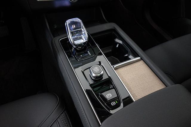 Photo of 2025 Vapour Grey Metallic Volvo XC90 Plug-In Hybrid