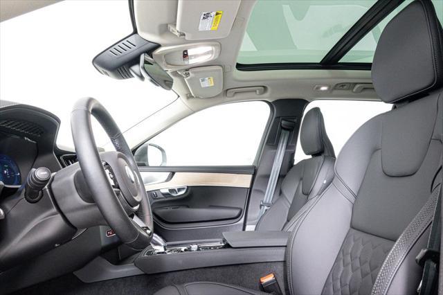 Photo of 2025 Vapour Grey Metallic Volvo XC90 Plug-In Hybrid