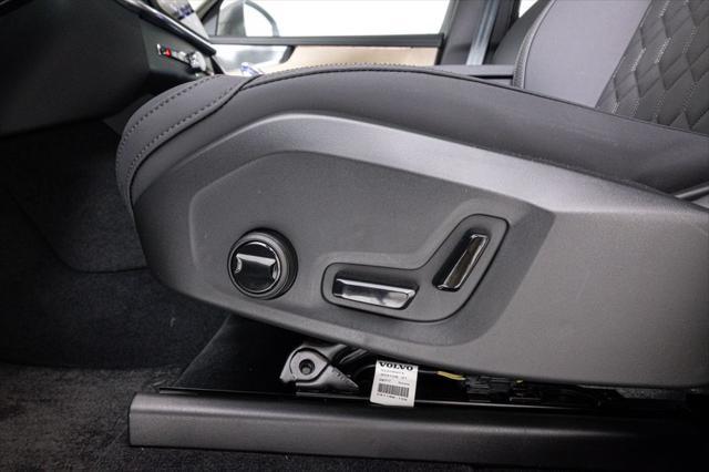 Photo of 2025 Vapour Grey Metallic Volvo XC90 Plug-In Hybrid