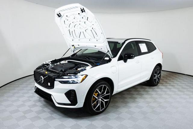 Photo of 2024 Crystal White Metallic Volvo XC60 Recharge Plug-In Hybrid