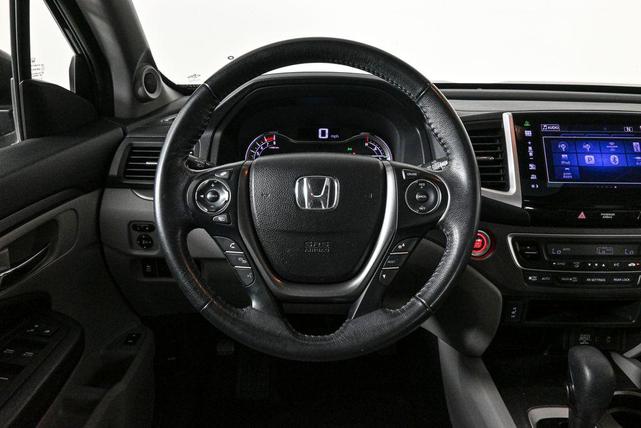 Photo of 2016 Crystal Black Pearl Honda Pilot