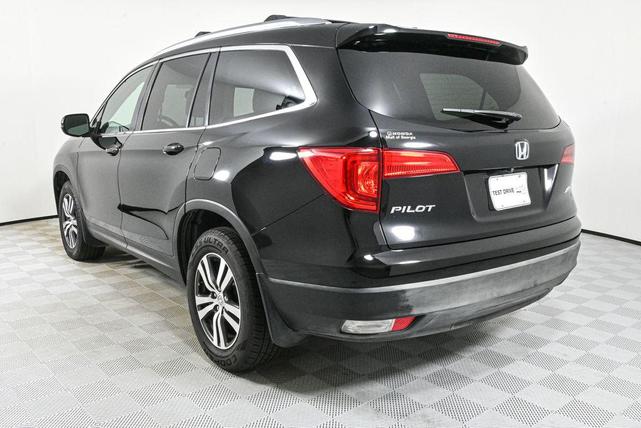 Photo of 2016 Crystal Black Pearl Honda Pilot