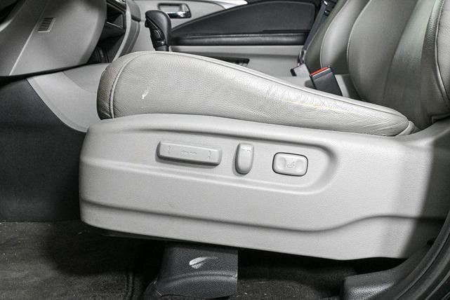 Photo of 2016 Crystal Black Pearl Honda Pilot