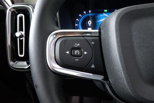 Photo of 2025 Crystal White Pearl Volvo XC40