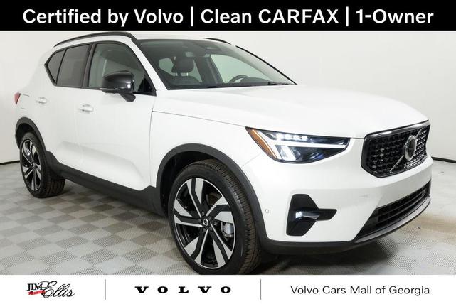 Photo of 2025 Crystal White Pearl Volvo XC40