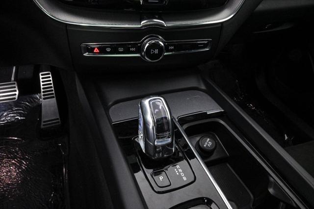 Photo of 2019 White Volvo XC60 Recharge Plug-In Hybrid