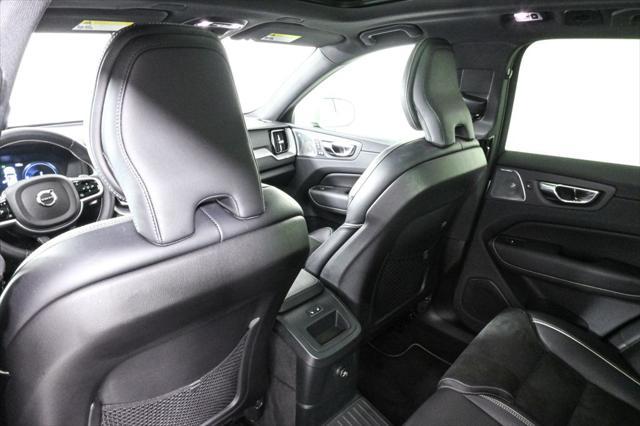 Photo of 2019 White Volvo XC60 Recharge Plug-In Hybrid