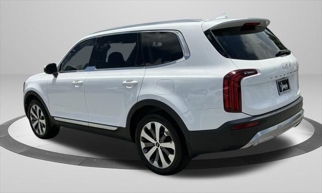 Photo of 2022 Glacial White Pearl Kia Telluride