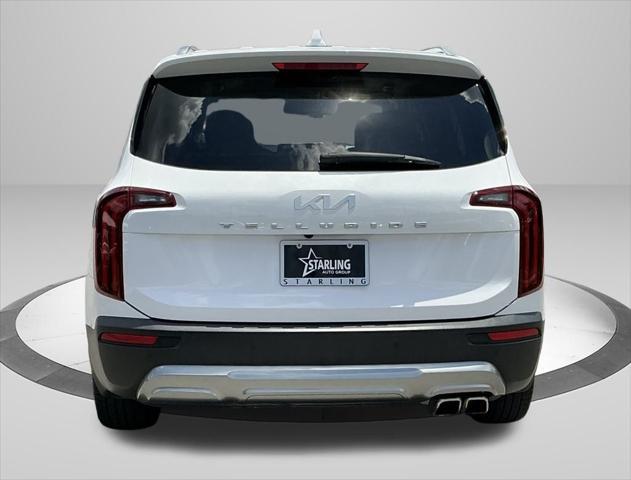 Photo of 2022 Glacial White Pearl Kia Telluride