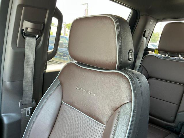 Photo of 2023 Pacific Blue Metallic GMC Sierra 1500