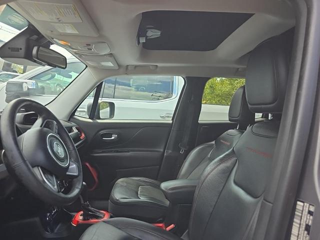 Photo of 2017 Granite Crystal Clearcoat Metallic Jeep Renegade